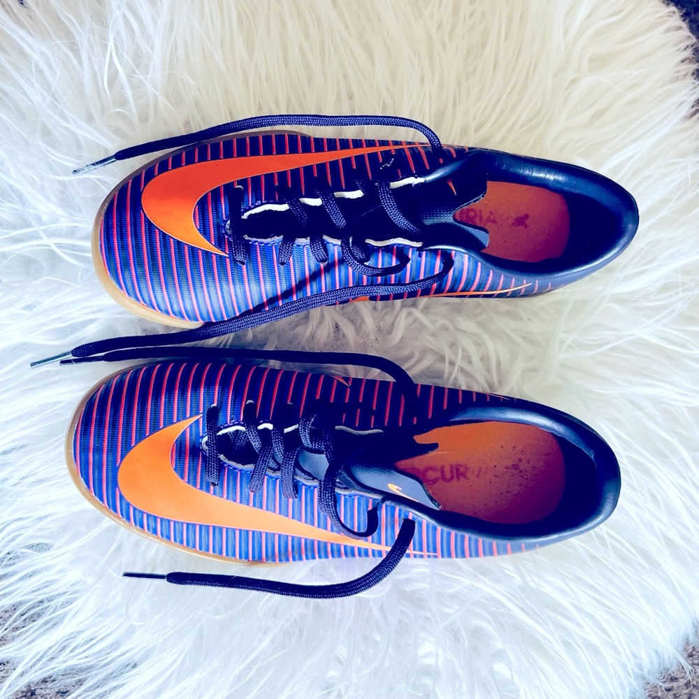 Nike Mercurialx Victory VI IC Big Kid Size 1 Purple Dynasty Citrus Soccer